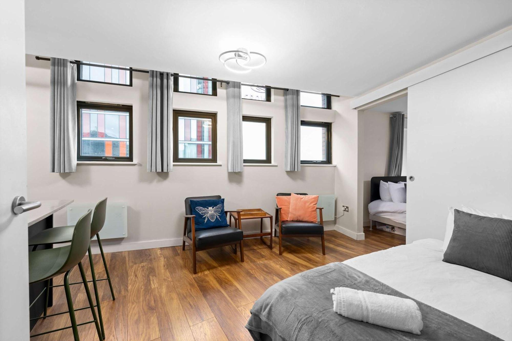 1 Bed Shudehill Flat Sleeps 4 City Centre — Photos 3